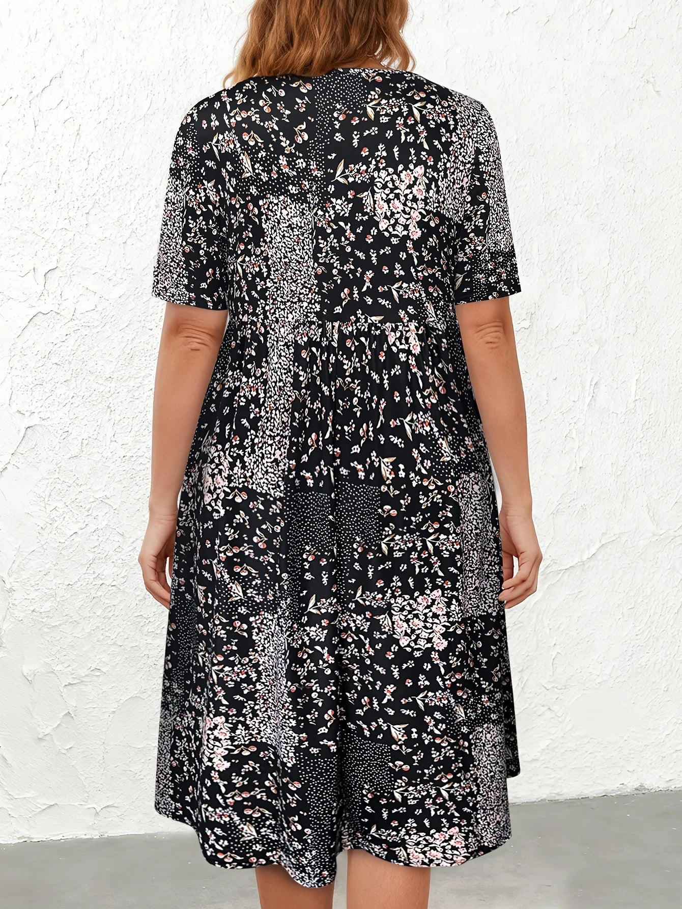 ZUPHAR™ Elegant Plus Size Floral Dress with Pockets