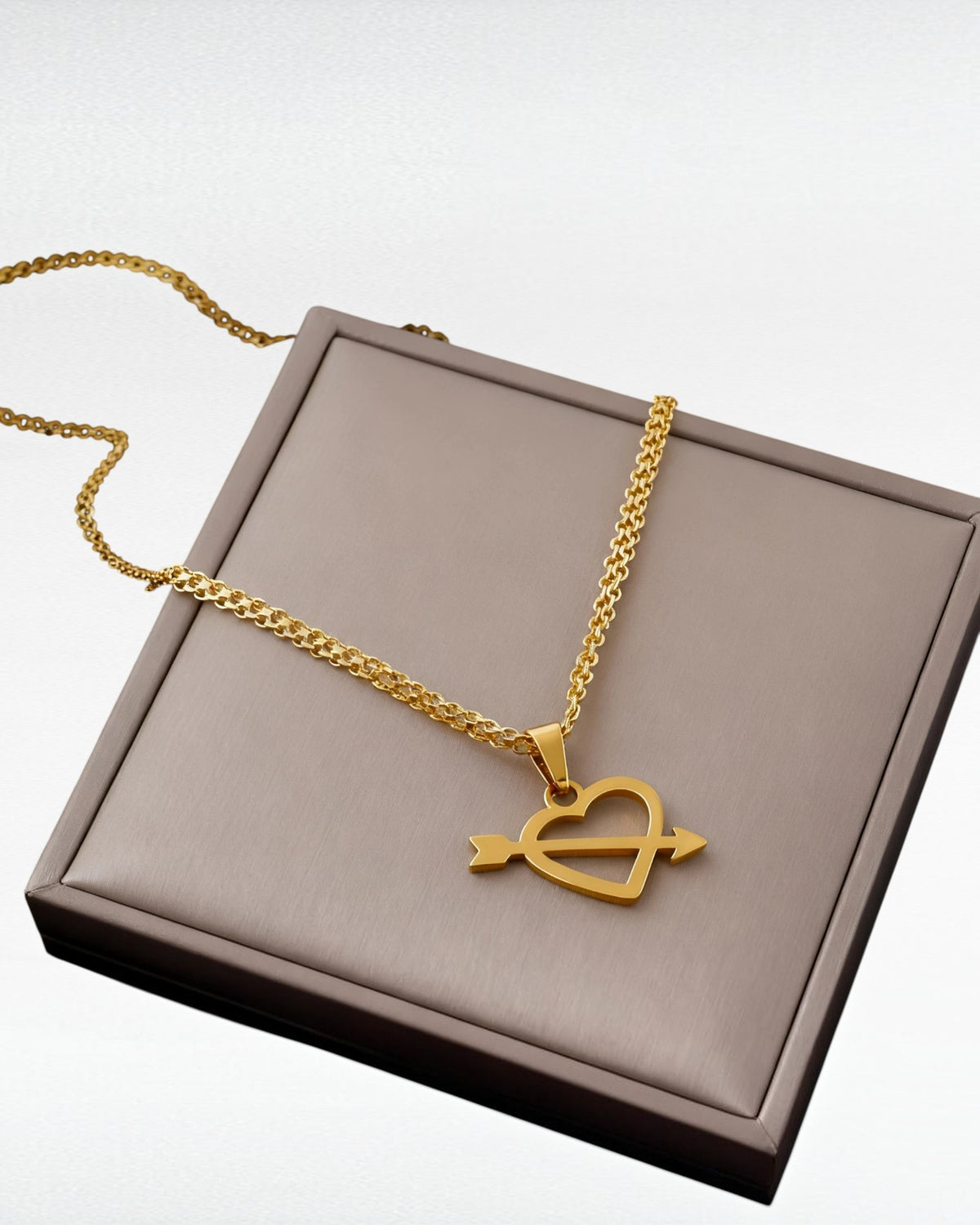 Gold Girl Silhouette Pendant Necklace - 18K Gold Plated Stainless Steel | Gift for Men & Women