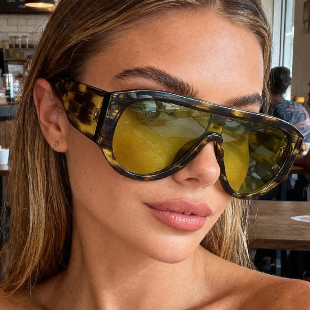 Oversized Shield Gradient Sunglasses – Unisex