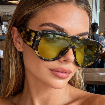 Oversized Shield Gradient Sunglasses – Unisex