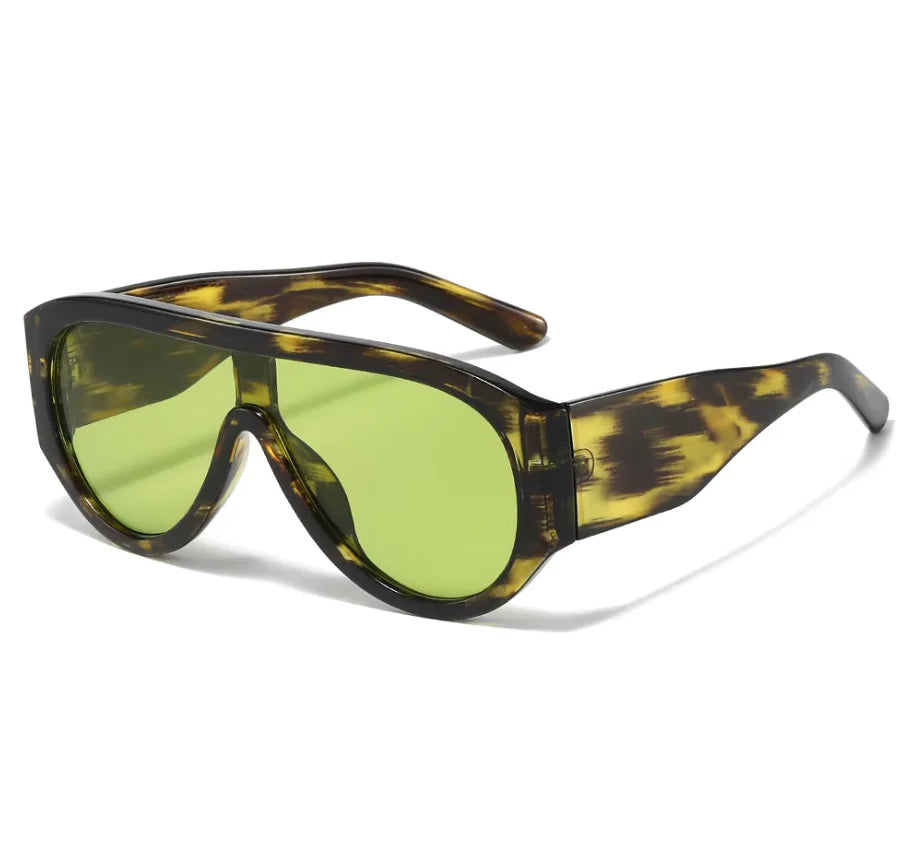 Oversized Shield Gradient Sunglasses – Unisex
