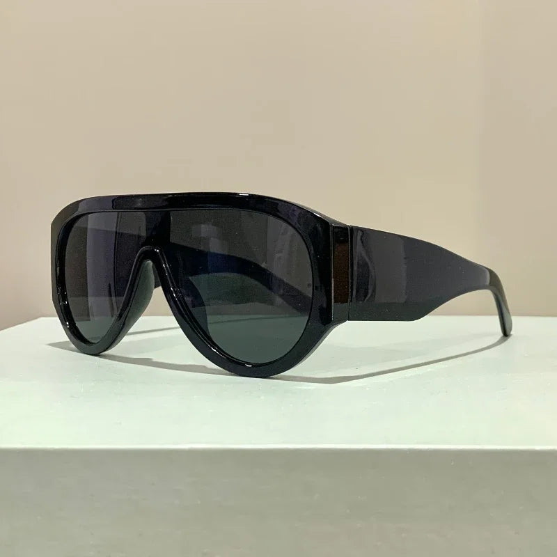 Oversized Shield Gradient Sunglasses – Unisex