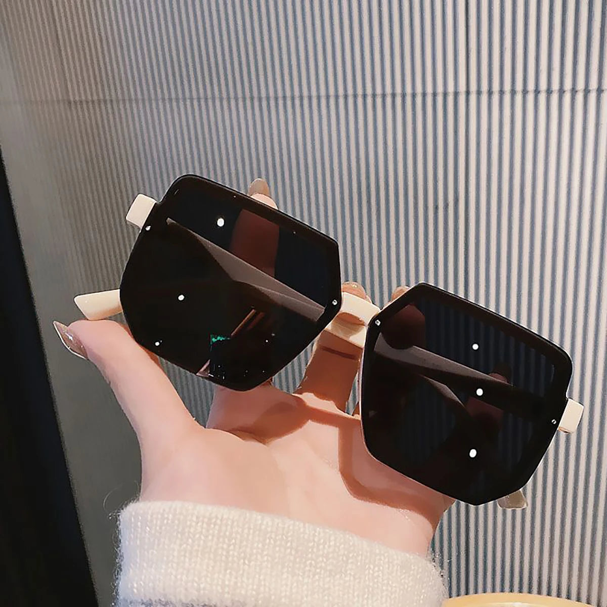 Big Frame Vintage Sunglasses — Retro Square UV400 for Men & Women
