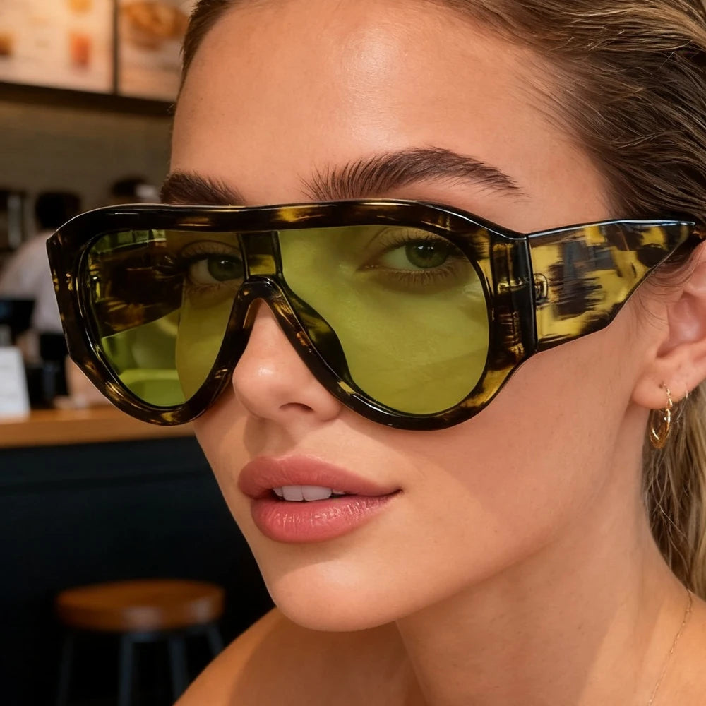 Oversized Shield Gradient Sunglasses – Unisex